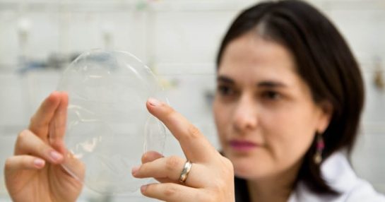 asomadetodosafetos.com - Universidade brasileira cria plástico biodegradável feito de mandioca