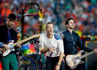 Banda Coldplay faz incrível doação de R$ 4 milhões para remover plásticos dos oceanos