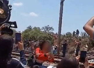 Mulher é atingida ao tentar tirar selfie em frente a trem; Veja o vídeo