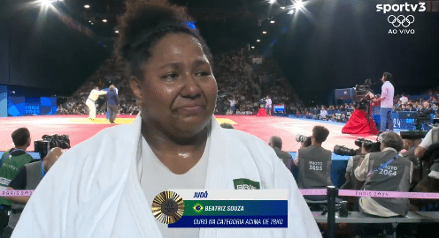 asomadetodosafetos.com - Bia Souza emociona ao conquistar ouro no judô e dedicar vitória à avó falecida