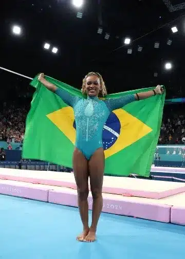 asomadetodosafetos.com - Rebeca Andrade conquista o ouro no solo e se torna a maior atleta olímpica da história do Brasil